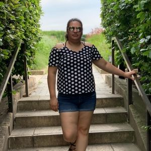 Meet your Posher, Lili
